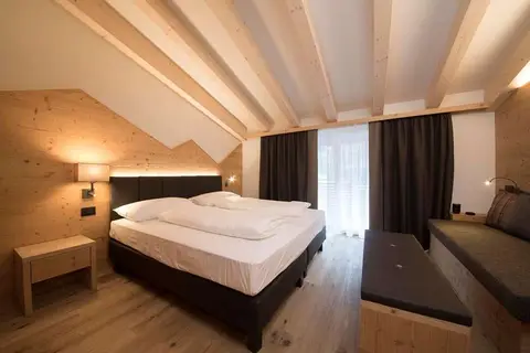 Hotel Monroc in Commezzadura — foto 15
