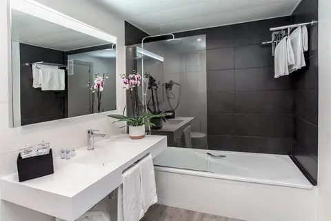 Atenea Barcelona Aparthotel in Barcelona — foto 18