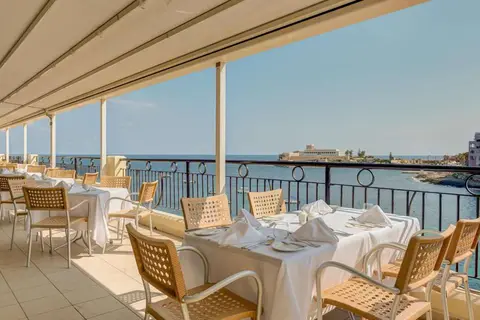 Verdi St. George's Bay Marina in San Ġiljan — foto 6