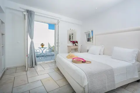 Pyrgaki Hotel in Παροικιά — foto 13