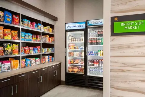 La Quinta Inn & Suites by Wyndham Orlando IDr in Orlando — foto 11