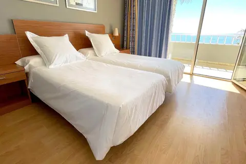 Fay Victoria Beach in Rincón de la Victoria — foto 7