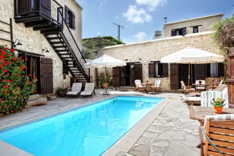 Leonidas Village Houses in Goudi