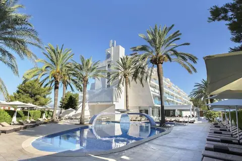 Aparthotel Playa de Muro Suites in Muro