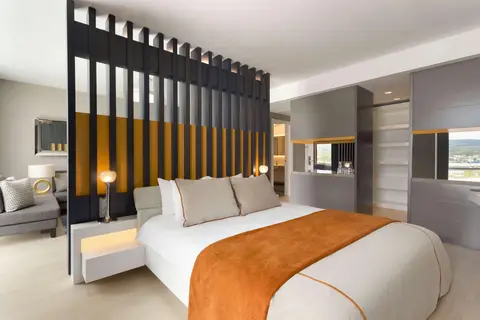 Ramada Hotel & Suites by Wyndham Izmir Kemalpasa in Konak, foto 15