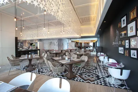 Mode Sathorn in Bangkok — foto 12