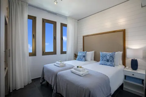 Chris Le Mare Luxury Villa in Paralimni — foto 10