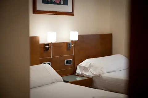 Duerming Longoria Plaza Hotel in Oviedo — foto 7