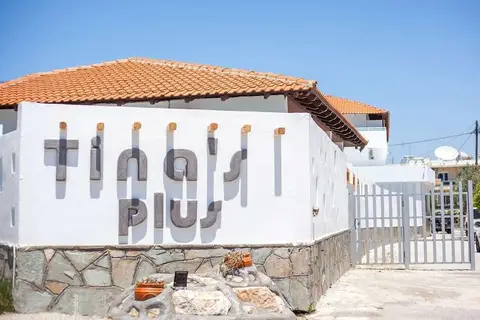 Tinas Plus Hotel in Φαληράκι — foto 12