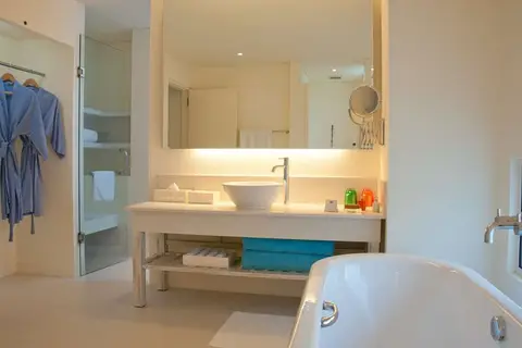 Holiday Inn Resort Kandooma Maldives in Holiday Inn Resort - Reception — foto 30