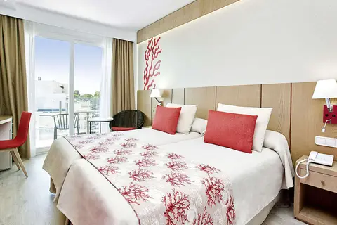 Universal Hotel Perla in S'Illot — foto 12