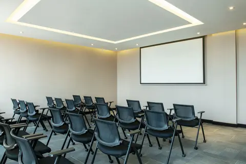 Four Points by Sheraton Production City, Dubai in Dubai — foto 17