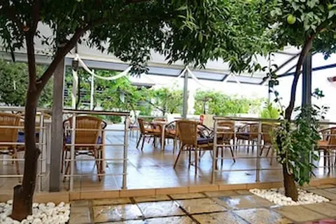 Marianna Hotel Apartements in Τιγκάκι — foto 19