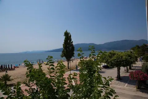 Amalia Rooms Sea View in Νέα Βρασνά — foto 9