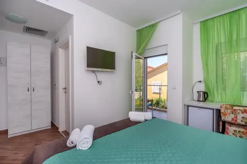 Apartments Fortunella in Petrovac na Moru — foto 10