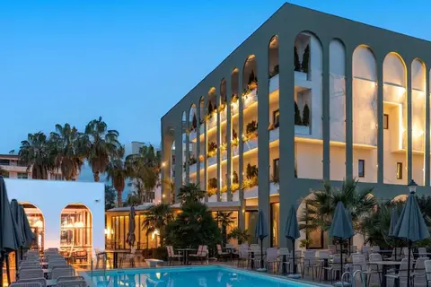 Flower Hotels & Resorts in Golem — foto 13
