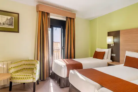 Hostal Ballesta in Madrid — foto 30