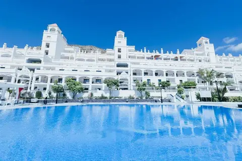 Hollywood Mirage in Arona — foto 2
