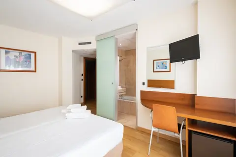 Duerming Longoria Plaza Hotel in Oviedo — foto 16
