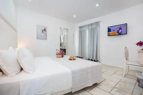 Pyrgaki Hotel in Παροικιά — foto 14