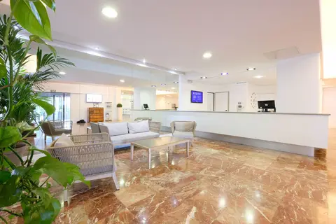 Hotel  AzuLine Bergantín in Sant Josep de sa Talaia — foto 29