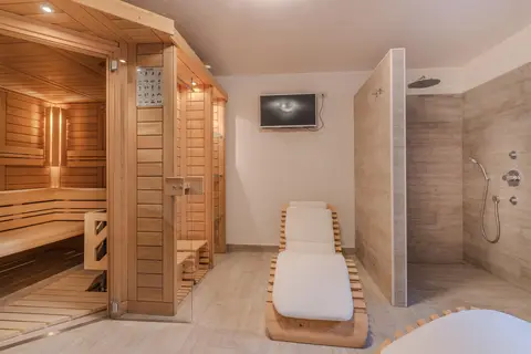 Hotel Christine in Campitello di Fassa — foto 9