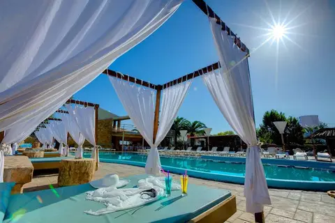 Island Beach Resort & Annex in Δημοτική Ενότητα Λευκιμμαίων — foto 12