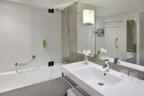 Mövenpick Hotel Amsterdam City Centre in Amsterdam — foto 15