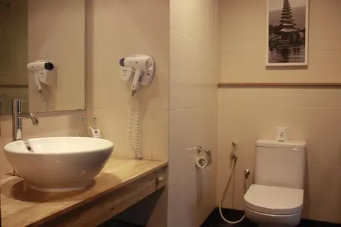 Quest Hotel Kuta in Kuta — foto 17