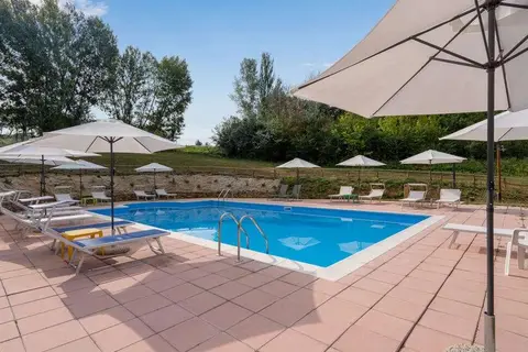 Agriturismo Borgo Pulciano in Montone
