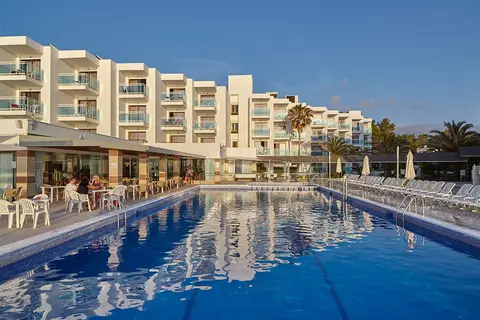 Aparthotel Nereida in Sant Antoni de Portmany