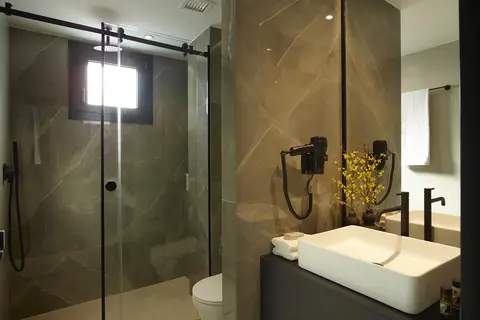 The Port Square Hotel in Piraeus — foto 11