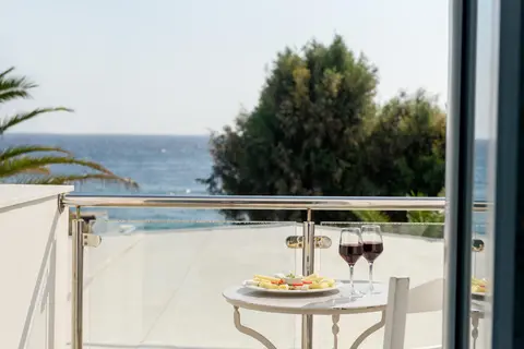 Alesahne Beach Hotel in Thira Municipal Unit — foto 20