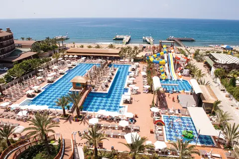 Quattro Beach Spa & Resort Hotel in Alaşehir — foto 17
