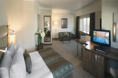 Mövenpick Hotel Izmir in Konak — foto 2