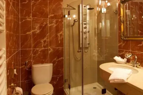 Burghaus en Villa Kronenburg foto 12