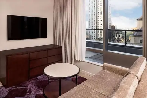 West 57th Street by Hilton Club in New York — foto 18