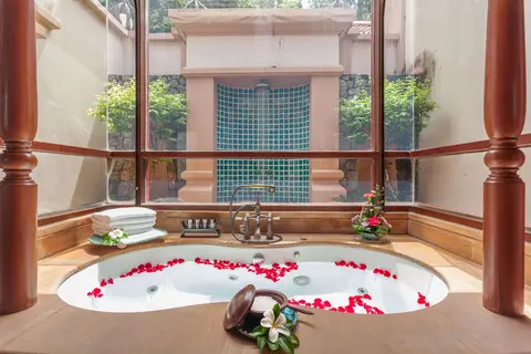 Hotel Diamond Cliff Resort & Spa in ตำบลป่าตอง — foto 11