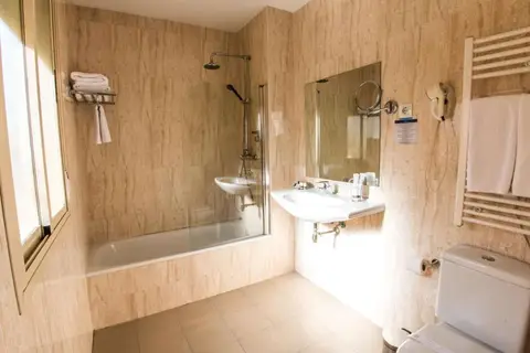Hotel Suites Feria in Madrid — foto 10