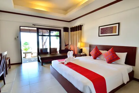 Hotel First Bungalow Beach Resort in บ้านบางรักษ์ — foto 4
