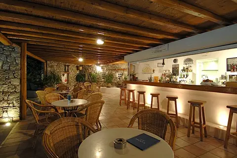 Kamari Hotel in Πλατύς Γιαλός — foto 20