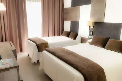Hotel Augustus in Cambrils — foto 3