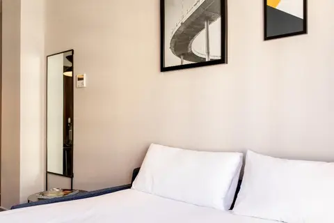 Ramirez Flats & Bar in Valencia — foto 4