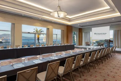 Wyndham Grand Izmir Özdilek Thermal & Spa in Konak — foto 19