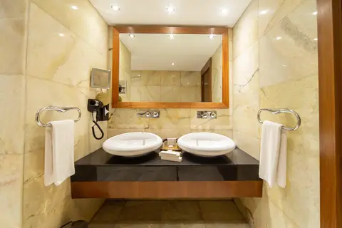 Crowne Plaza Harbiye in Fatih — foto 24