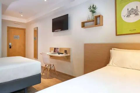 Hotel Rooms Ciencias in Valencia — foto 19