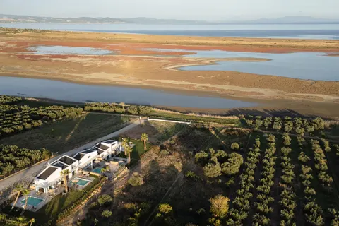 Flamingo View Suites & Villas in Νέα Ποτίδαια Νέων Μουδανιών Χαλκιδικής — foto 5