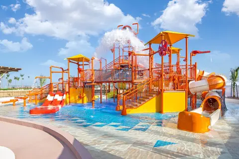JA Beach Hotel in Ja Ocean View Hotel Padel Tennis Court — foto 5
