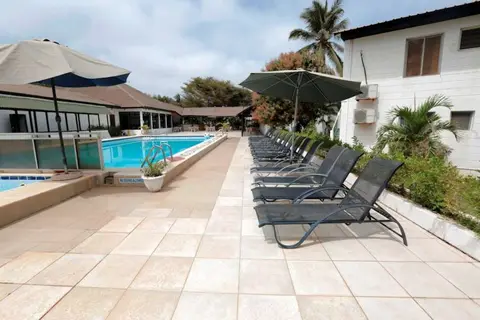 Bungalow Beach Hotel in Serrekunda — foto 19