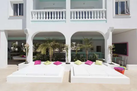 Endlss Beach & Disco Hotel Ibiza in Cala de Bou — foto 23